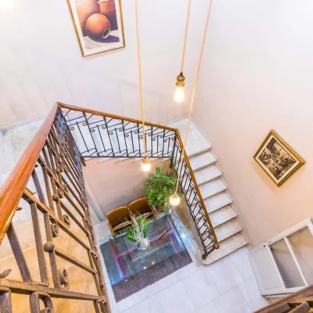 Guest house Maison Metropole Dante